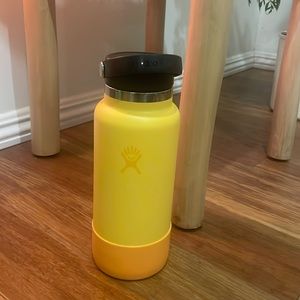 Hydro flask 32 oz Wide Mouth water bottle